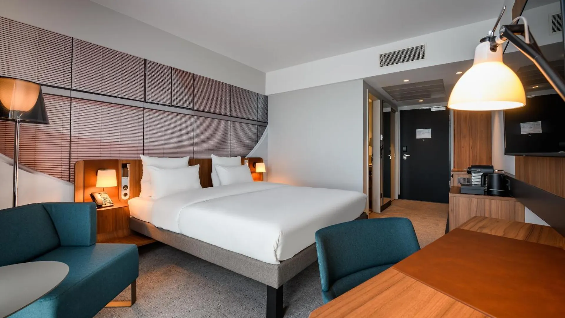 Novotel Regensburg Zentrum 4*,